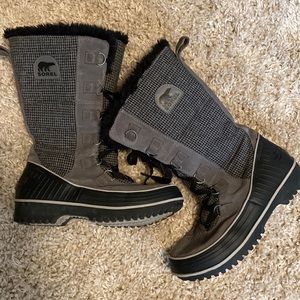 Sorel Houndstooth Gorgeous Boots